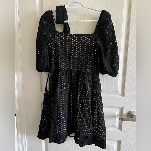 Amazing flattering dress. 100% cotton. Worn twice. - Picture 3 of 3